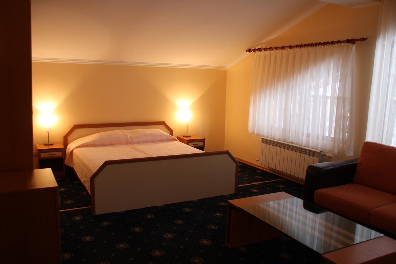 Kovanlika Hotel Razgrad Kültér fotó